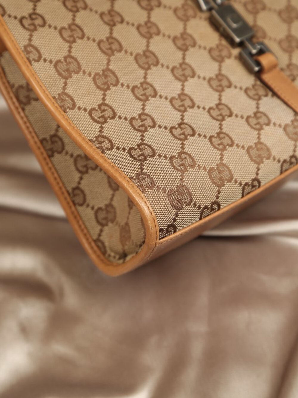 GUCCI GG Jackie Canvas Bag - Picture 8 of 15